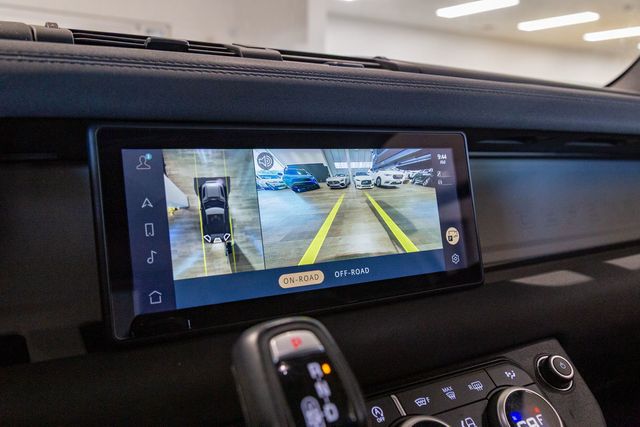 2021 Land Rover Defender Power soft top 90 S