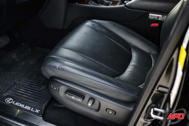 2021 Lexus LX 570 Two-Row 2021 Lexus LX 570 Two-Row