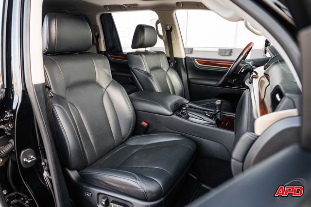 2021 Lexus LX 570 Two-Row