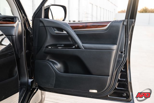 2021 Lexus LX 570 Two-Row