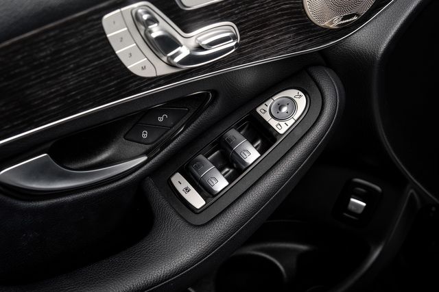 2021 Mercedes-Benz GLC 300 4MATIC PanoRoof BurmesterAudio MultimediaPkg | Dallas, TX | Stevens Motor Company LLC