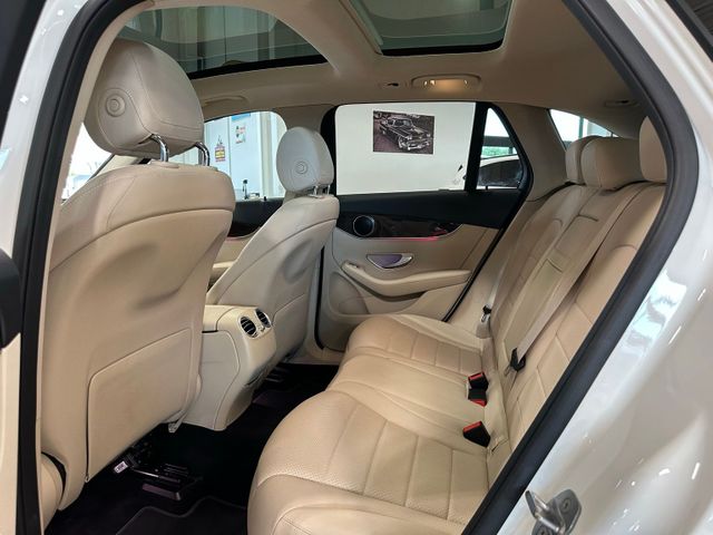2021 Mercedes-Benz GLC GLC 300 | Irving, Texas | Hopper Motorplex 2021 Mercedes-Benz GLC GLC 300 | Irving, Texas | Hopper Motorplex