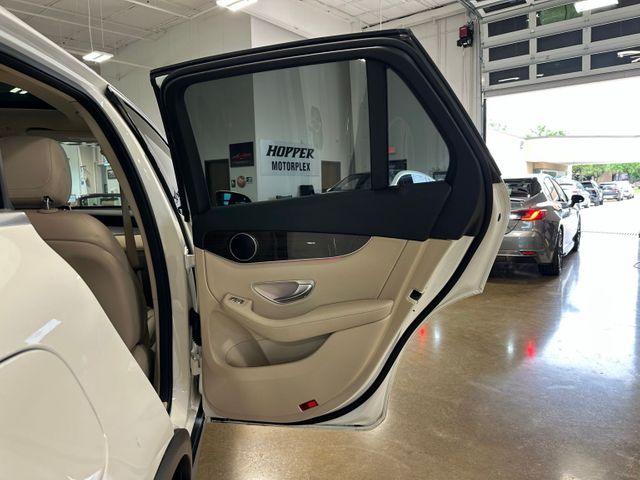 2021 Mercedes-Benz GLC GLC 300 | Irving, Texas | Hopper Motorplex 2021 Mercedes-Benz GLC GLC 300 | Irving, Texas | Hopper Motorplex