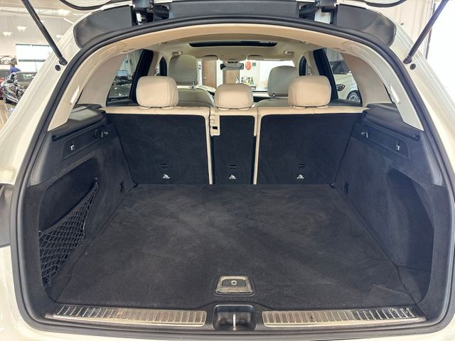 2021 Mercedes-Benz GLC GLC 300 | Irving, Texas | Hopper Motorplex 2021 Mercedes-Benz GLC GLC 300 | Irving, Texas | Hopper Motorplex