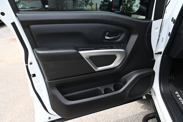 2021 Nissan Titan SV