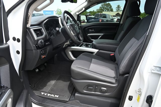 2021 Nissan Titan SV