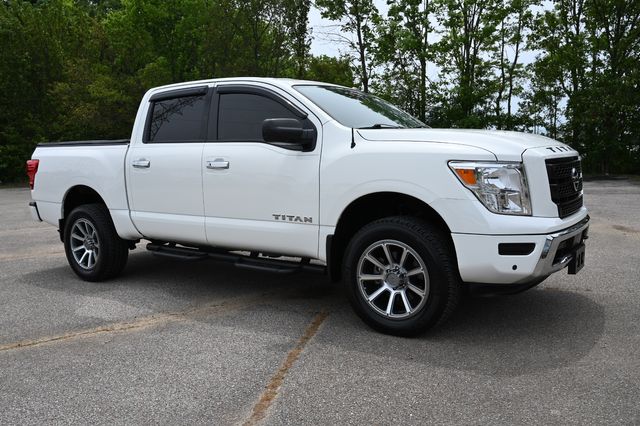 2021 Nissan Titan SV