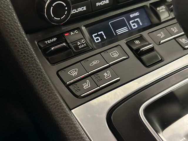 2021 Porsche 718 Cayman T Premium Package | Irving, Texas | Hopper Motorplex