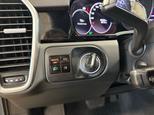 2021 Porsche Cayenne Coupe Base Premium Package | Irving, Texas | Hopper Motorplex