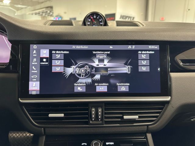 2021 Porsche Cayenne Coupe Base Premium Package | Irving, Texas | Hopper Motorplex