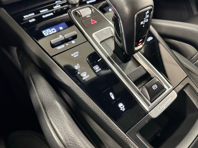 2021 Porsche Cayenne Coupe Base Premium Package | Irving, Texas | Hopper Motorplex