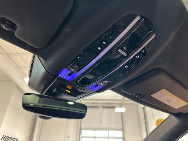 2021 Porsche Cayenne Coupe Base Premium Package | Irving, Texas | Hopper Motorplex