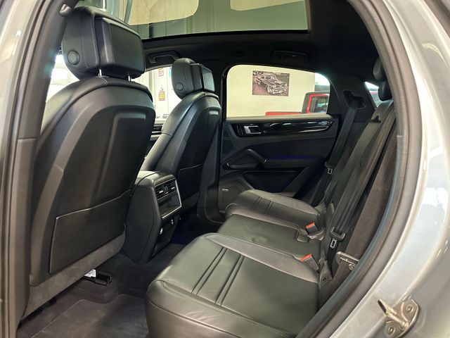 2021 Porsche Cayenne Coupe Base Premium Package | Irving, Texas | Hopper Motorplex