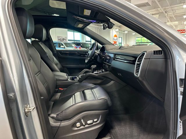 2021 Porsche Cayenne Coupe Base Premium Package | Irving, Texas | Hopper Motorplex