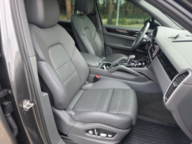 2021 Porsche Cayenne Base 2021 Porsche Cayenne Base