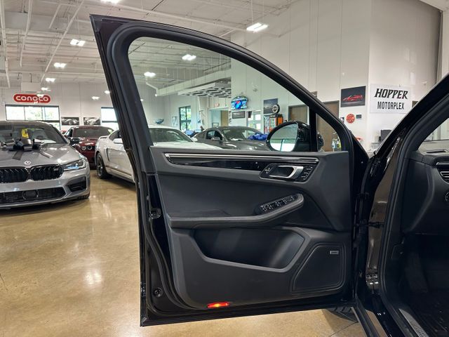 2021 Porsche Macan S AWD Premium Package Panoramic Roof | Irving, Texas | Hopper Motorplex