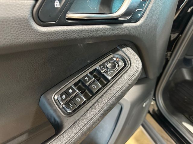 2021 Porsche Macan S AWD Premium Package Panoramic Roof | Irving, Texas | Hopper Motorplex