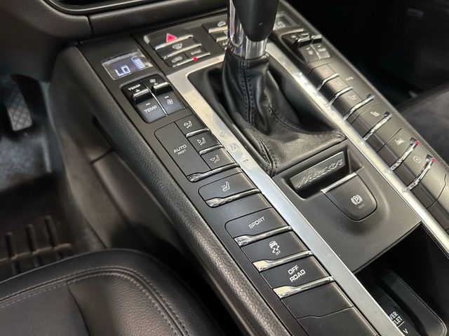 2021 Porsche Macan S AWD Premium Package Panoramic Roof | Irving, Texas | Hopper Motorplex