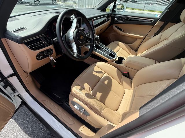 2021 Porsche Macan PORSCHE MACAN 6,000 ONE OWNER MILES CARFAX CERT | Plant City, FL | psv5 DEMO - Bayshore Automotive