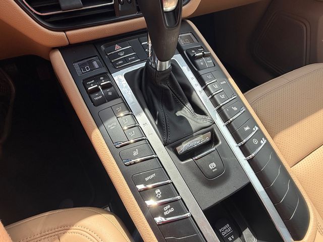 2021 Porsche Macan PORSCHE MACAN 6,000 ONE OWNER MILES CARFAX CERT | Plant City, FL | psv5 DEMO - Bayshore Automotive 2021 Porsche Macan PORSCHE MACAN 6,000 ONE OWNER MILES CARFAX CERT | Plant City, FL | psv5 DEMO - Bayshore Automotive