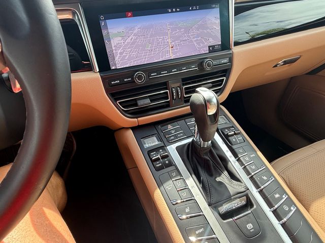 2021 Porsche Macan PORSCHE MACAN 6,000 ONE OWNER MILES CARFAX CERT | Plant City, FL | psv5 DEMO - Bayshore Automotive