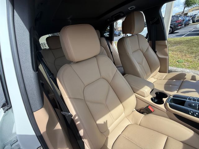 2021 Porsche Macan PORSCHE MACAN 6,000 ONE OWNER MILES CARFAX CERT | Plant City, FL | psv5 DEMO - Bayshore Automotive