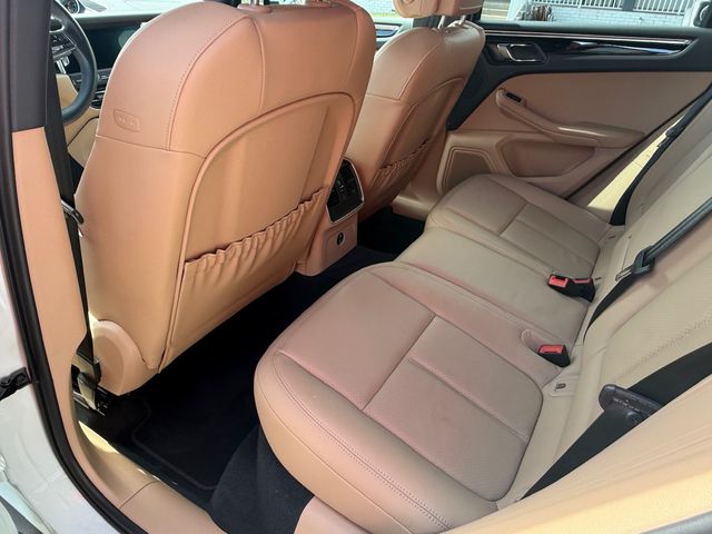 2021 Porsche Macan PORSCHE MACAN 6,000 ONE OWNER MILES CARFAX CERT | Plant City, FL | psv5 DEMO - Bayshore Automotive