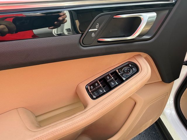 2021 Porsche Macan PORSCHE MACAN 6,000 ONE OWNER MILES CARFAX CERT | Plant City, FL | psv5 DEMO - Bayshore Automotive