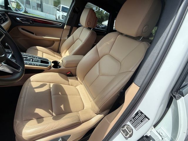 2021 Porsche Macan PORSCHE MACAN 6,000 ONE OWNER MILES CARFAX CERT | Plant City, FL | psv5 DEMO - Bayshore Automotive