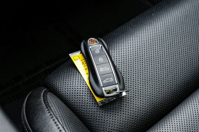 2021 Porsche Taycan Premium Pkg. PERFORMANCE BATTERY PLUS 22" Vossen | Dallas, TX | East Dallas Diesel 2021 Porsche Taycan Premium Pkg. PERFORMANCE BATTERY PLUS 22" Vossen | Dallas, TX | East Dallas Diesel