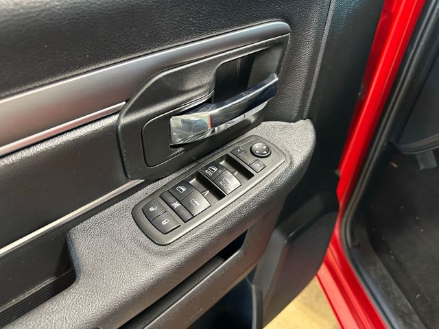 2021 Ram 1500 Classic Warlock 5.7 HEMI V8 Technology Group | Irving, Texas | Hopper Motorplex 2021 Ram 1500 Classic Warlock 5.7 HEMI V8 Technology Group | Irving, Texas | Hopper Motorplex