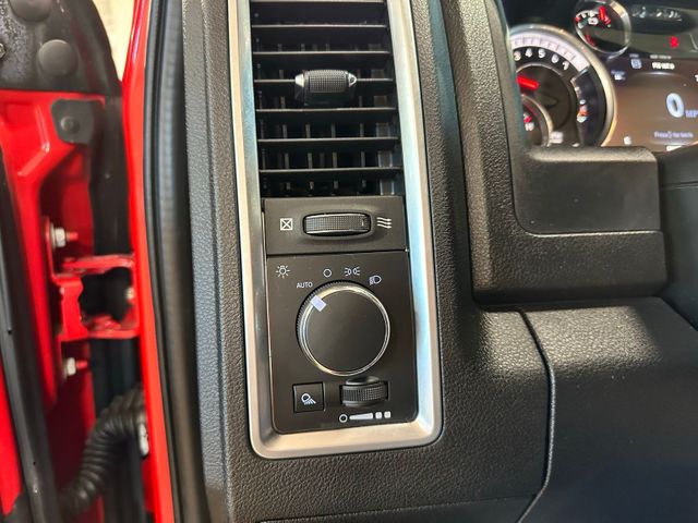 2021 Ram 1500 Classic Warlock 5.7 HEMI V8 Technology Group | Irving, Texas | Hopper Motorplex 2021 Ram 1500 Classic Warlock 5.7 HEMI V8 Technology Group | Irving, Texas | Hopper Motorplex