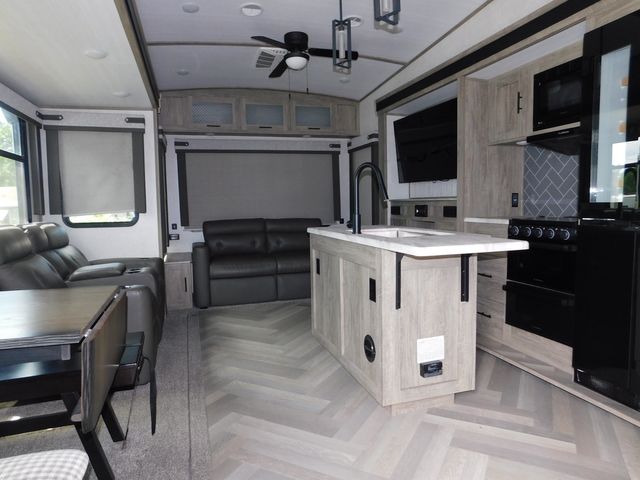 2021 Salem Hemisphere 369BL