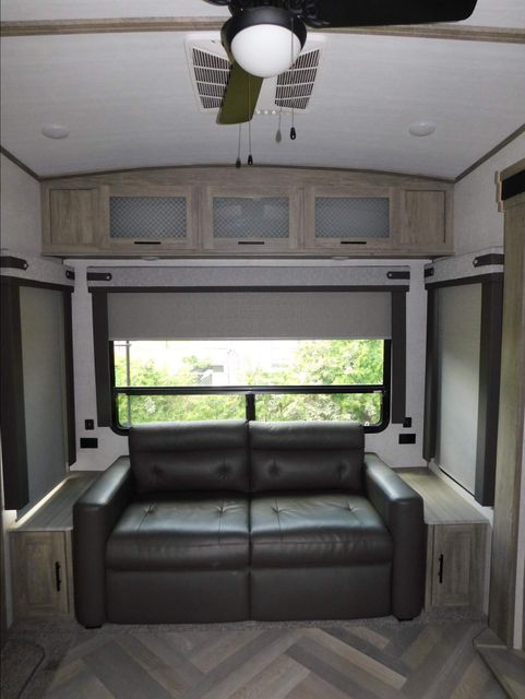 2021 Salem Hemisphere 369BL