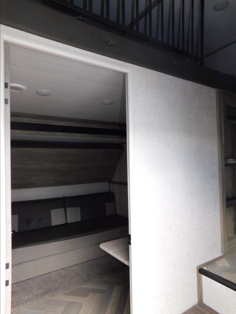 2021 Salem Hemisphere 369BL