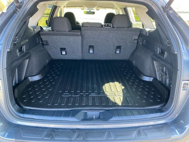 2021 Subaru Outback Premium | Ephrata, PA | Pine Tree Motors