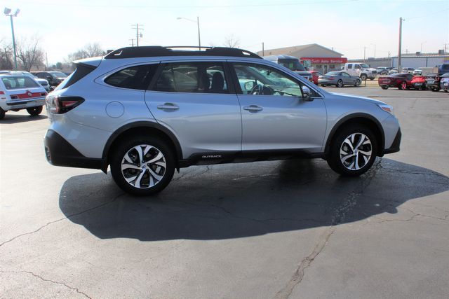 2021 Subaru Outback Limited XT | Granite City, Illinois | MasterCars Company Inc.