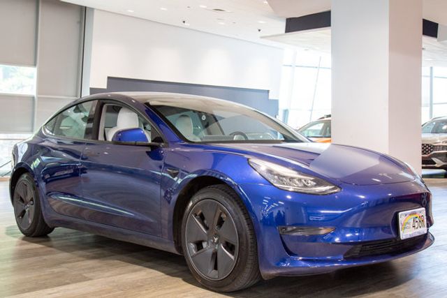 2021 Tesla Model 3 Standard Range Plus