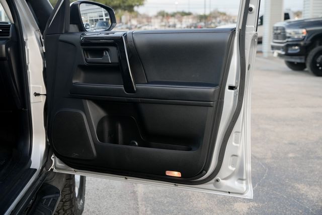 2021 Toyota 4Runner SR5 Premium 4X4 / CLEAN CARFAX W/ UPGRADES | Austin, TX | Rocky Mountain Truck Stop Austin