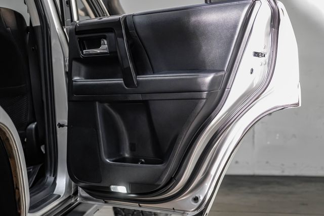 2021 Toyota 4Runner SR5 DOBINSONS LIFT 17" Fuel 35" R/T WARN WINCH TX | Dallas, TX | East Dallas Diesel 2021 Toyota 4Runner SR5 DOBINSONS LIFT 17" Fuel 35" R/T WARN WINCH TX | Dallas, TX | East Dallas Diesel