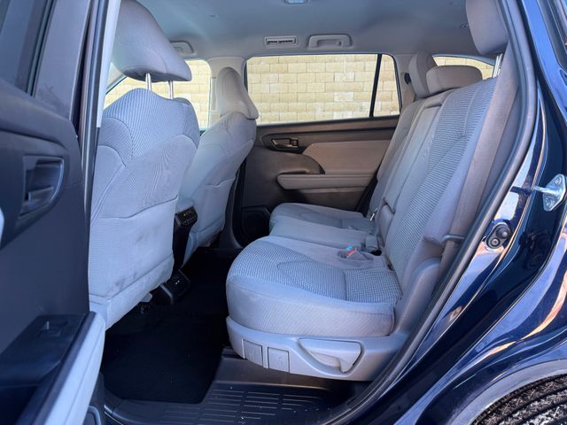 2021 Toyota Highlander LE