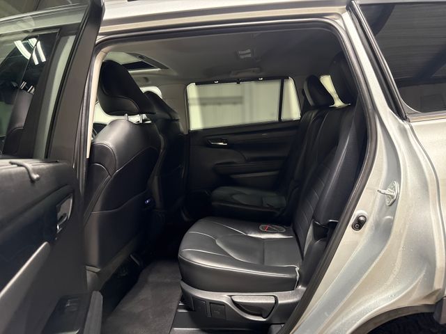 2021 Toyota HIGHLANDER XLE | Houston, TX | Texas Star Motors