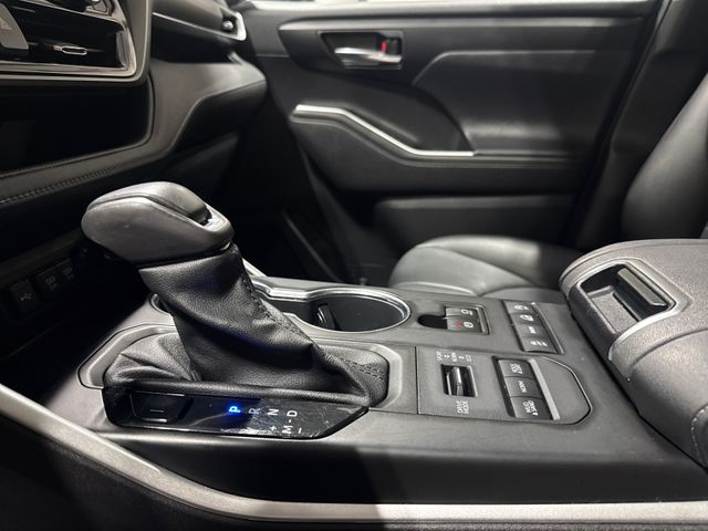 2021 Toyota HIGHLANDER XLE | Houston, TX | Texas Star Motors