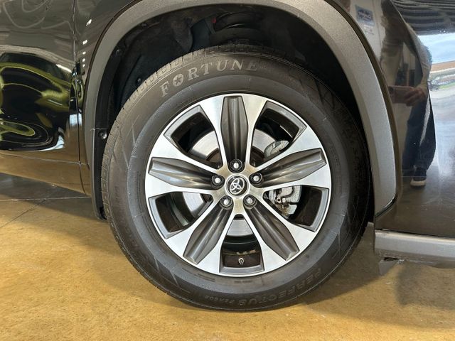 2021 Toyota Highlander XLE | Irving, Texas | Hopper Motorplex 2021 Toyota Highlander XLE | Irving, Texas | Hopper Motorplex