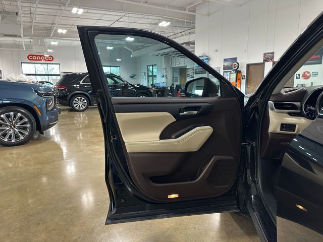 2021 Toyota Highlander XLE | Irving, Texas | Hopper Motorplex