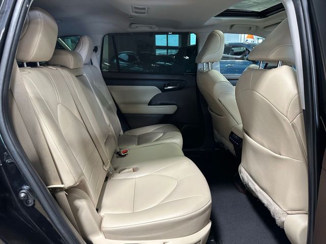 2021 Toyota Highlander XLE | Irving, Texas | Hopper Motorplex 2021 Toyota Highlander XLE | Irving, Texas | Hopper Motorplex