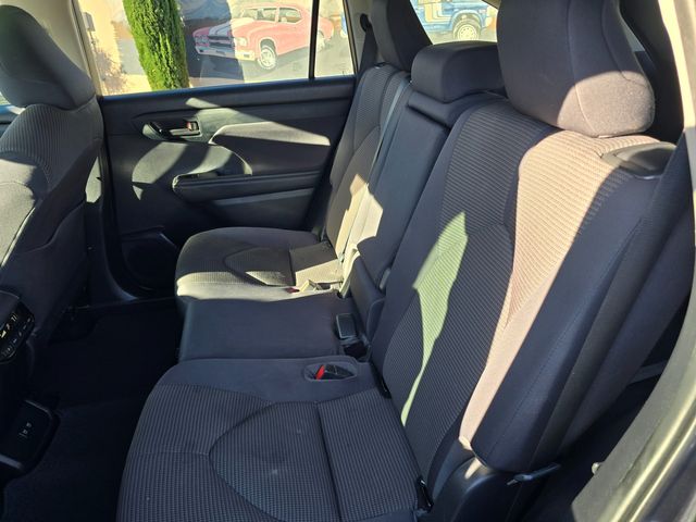 2021 Toyota Highlander LE 2021 Toyota Highlander LE