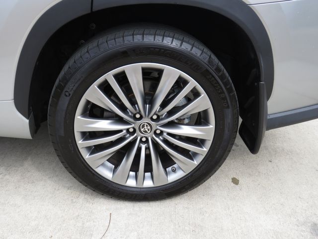 2021 Toyota Highlander Platinum AWD   MSRP New $50,742