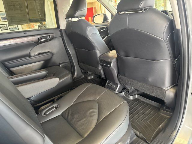 2021 Toyota Highlander Limited | Rome, GA | Knight's Car Store