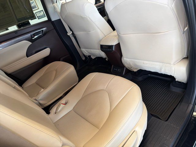 2021 Toyota Highlander Limited | Rome, GA | Knight's Car Store 2021 Toyota Highlander Limited | Rome, GA | Knight's Car Store